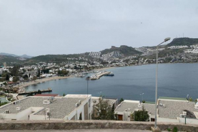 Bodrum Gündoğan'da Deniz Manzaralı Yazlık Ev MB101